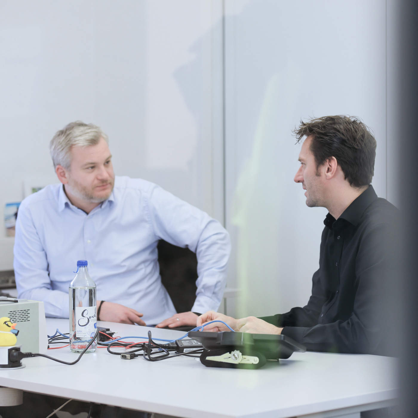 Fachgespräch Zwei Ingenieure fachsimpeln